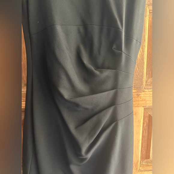 Gorgeous black fitted dress - Picture 2 of 5